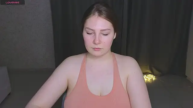 Snapshot of Catherine_River chatting on 6, 3, 2025 Catherine River online show from 6, 3, 2025