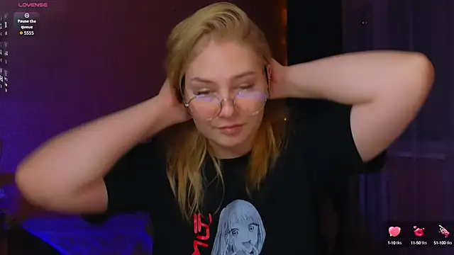 Snapshot of Catherine_River chatting on 1, 10, 2025 Catherine River online show from 1, 10, 2025