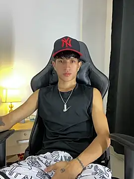 Snapshot of _CamiloBass chatting on 10, 7, 2026 CamiloBass online show from 10, 7, 2026