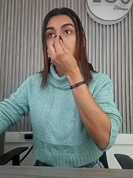 Snapshot of Maiskeen_Zamara chatting on 9, 12, 2024 Maiskeen Zamara online show from 9, 12, 2024