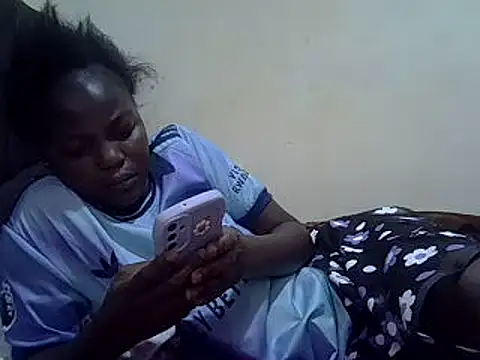 Snapshot of pretty_vivy chatting on 17, 2, 2025 pretty vivy online show from 17, 2, 2025