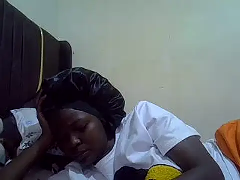 Snapshot of pretty_vivy chatting on 22, 2, 2025 pretty vivy online show from 22, 2, 2025