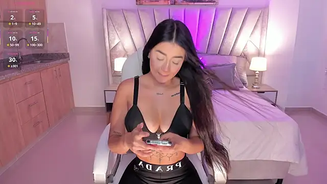 amelie jhons online show from 7, 10, 2025