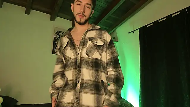 Valentino Xander online show from 20, 3, 2025