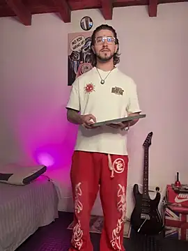 Valentino Xander online show from 19, 12, 2025