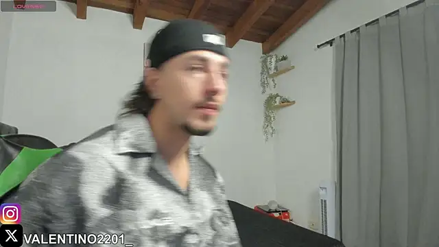 Valentino Xander online show from 21, 9, 2025