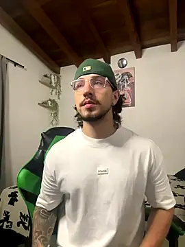 Valentino Xander online show from 13, 10, 2025