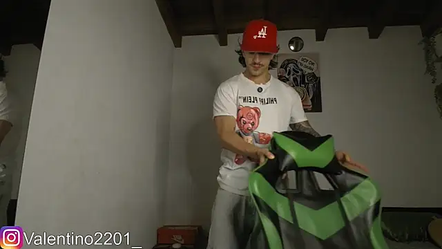 Valentino Xander online show from 9, 4, 2026