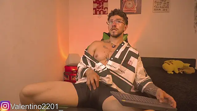 Snapshot of Valentino_Xander chatting on 16, 5, 2026 Valentino Xander online show from 16, 5, 2026