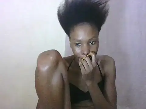 Sweetpetite254 online show from 14, 12, 2025