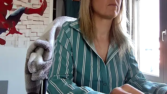 cassiehotsexy online show from 17, 10, 2025