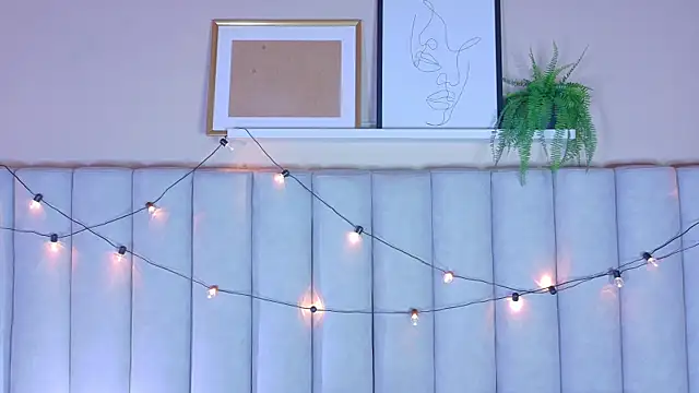 Snapshot of EngelStone chatting on 5, 12, 2025 EngelStone online show from 5, 12, 2025