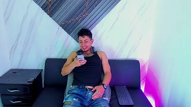 Piggy Eddy online show from 27, 11, 2025