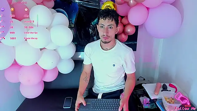 Piggy Eddy online show from 1, 10, 2025