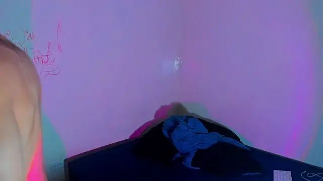 Piggy Eddy online show from 4, 4, 2026