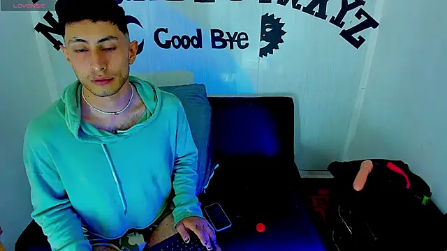 Piggy Eddy online show from 5, 11, 2025