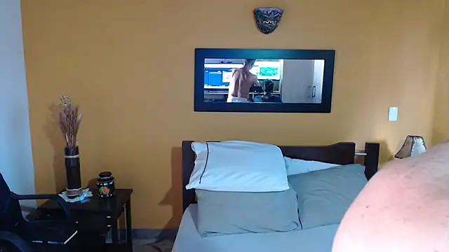 Snapshot of SaraandJuanDP chatting on 23, 2, 2025 SaraandJuanDP online show from 23, 2, 2025