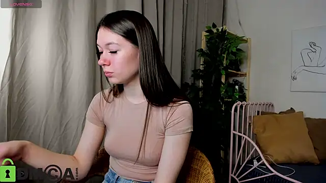 Nicole Charm online show from 12, 10, 2025