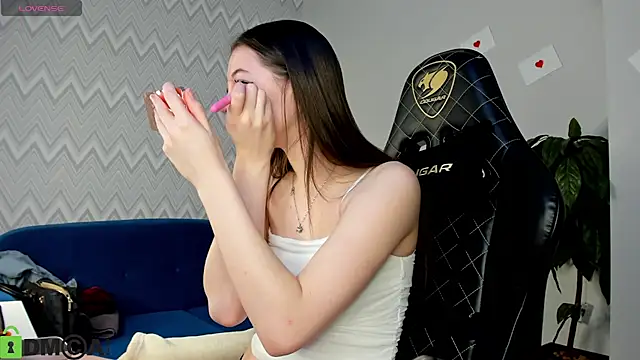 Nicole Charm online show from 23, 3, 2026