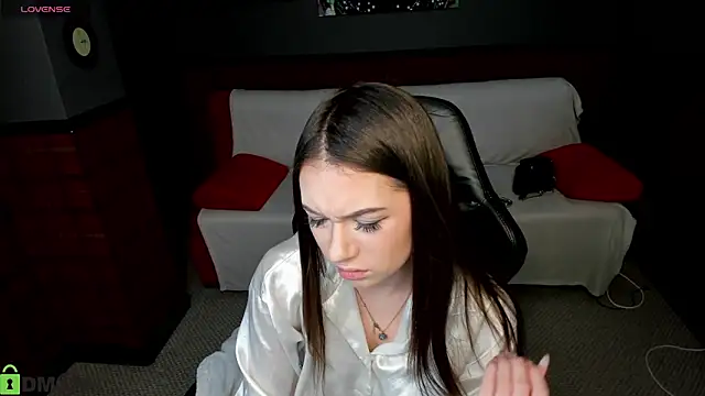 Nicole Charm online show from 13, 3, 2026