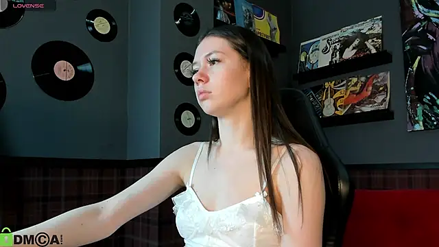 Nicole Charm online show from 6, 3, 2026