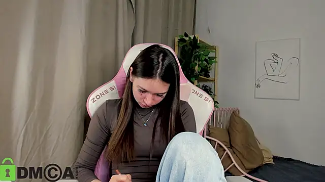 Nicole Charm online show from 23, 10, 2025