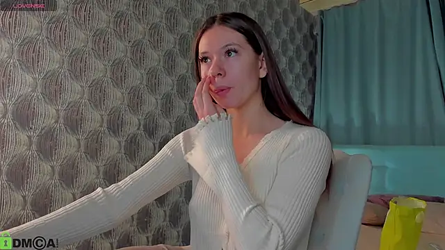 Nicole Charm online show from 10, 10, 2025