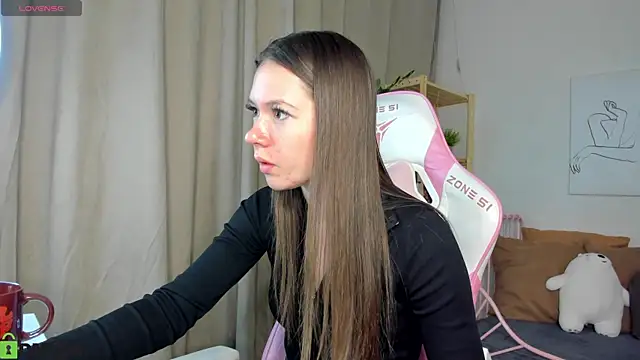 Nicole Charm online show from 1, 10, 2025