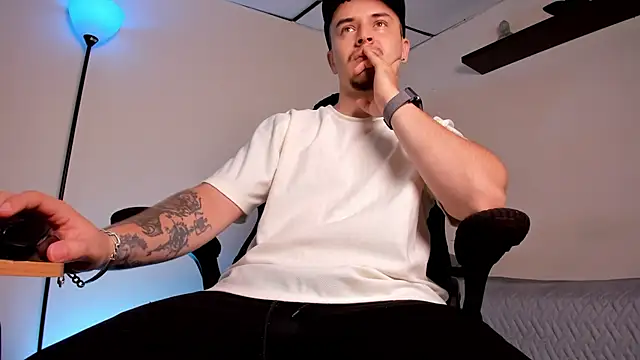 Snapshot of james_connor2 chatting on 12, 1, 2026 james connor2 online show from 12, 1, 2026