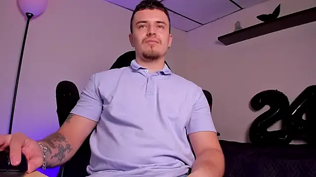 Snapshot of james_connor2 chatting on 26, 11, 2025 james connor2 online show from 26, 11, 2025