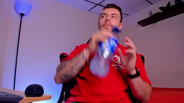 Snapshot of james_connor2 chatting on 13, 10, 2025 james connor2 online show from 13, 10, 2025