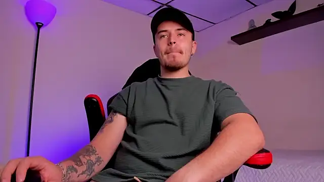 Snapshot of james_connor2 chatting on 10, 11, 2025 james connor2 online show from 10, 11, 2025