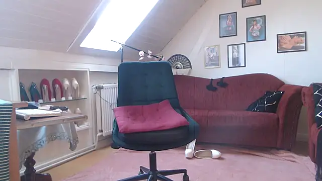 GinaBlonde online show from 4, 3, 2025