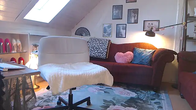 GinaBlonde online show from 11, 1, 2026