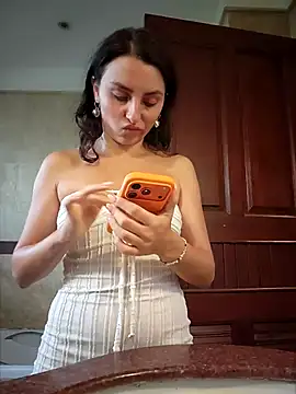 Izabella Bella online show from 10, 5, 2026