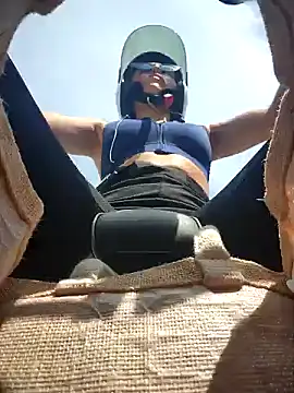 Izabella Bella online show from 10, 3, 2025