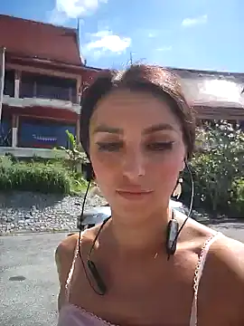 Izabella Bella online show from 4, 3, 2025