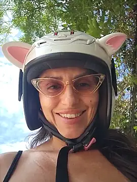 Snapshot of Izabella_Bella chatting on 5, 7, 2026 Izabella Bella online show from 5, 7, 2026