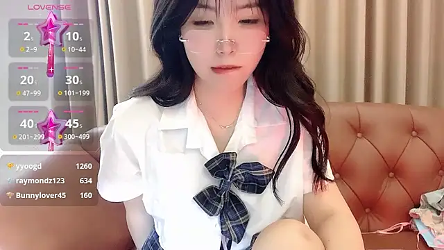 NickiBloom online show from 17, 2, 2025