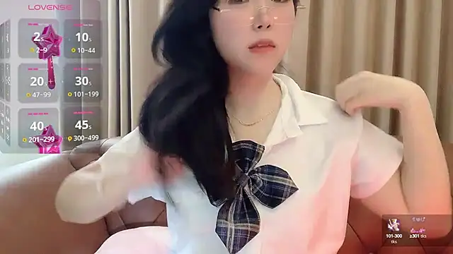 NickiBloom online show from 17, 2, 2025