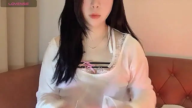 NickiBloom online show from 4, 1, 2025