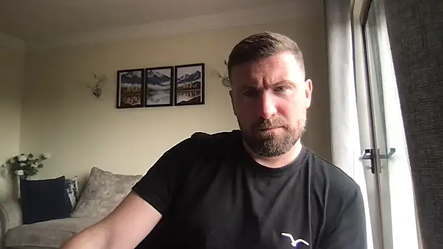 Snapshot of MarriedManBigCock chatting on 8, 4, 2026 MarriedManBigCock online show from 8, 4, 2026