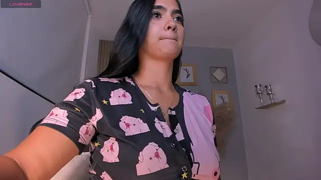 NatyFerrer  online show from 15, 5, 2026