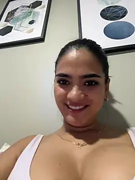 Snapshot of NatyFerrer_ chatting on 4, 7, 2026 NatyFerrer online show from 4, 7, 2026