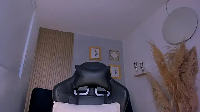 NatyFerrer  online show from 1, 10, 2025