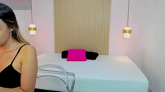 AliceRoss0 online show from 1, 5, 2026