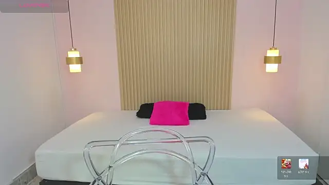 AliceRoss0 online show from 4, 4, 2026