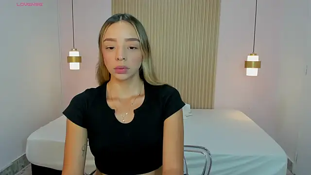 Snapshot of AliceRoss0 chatting on 30, 6, 2026 AliceRoss0 online show from 30, 6, 2026
