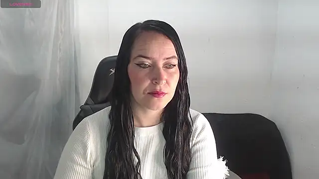 carla slut outlimits online show from 29, 4, 2026