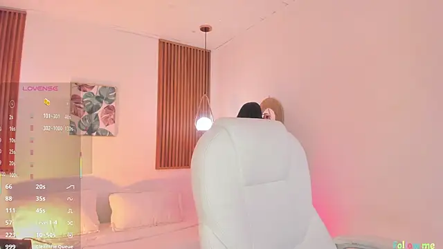 Snapshot of TiffanyWright chatting on 9, 11, 2025 TiffanyWright online show from 9, 11, 2025